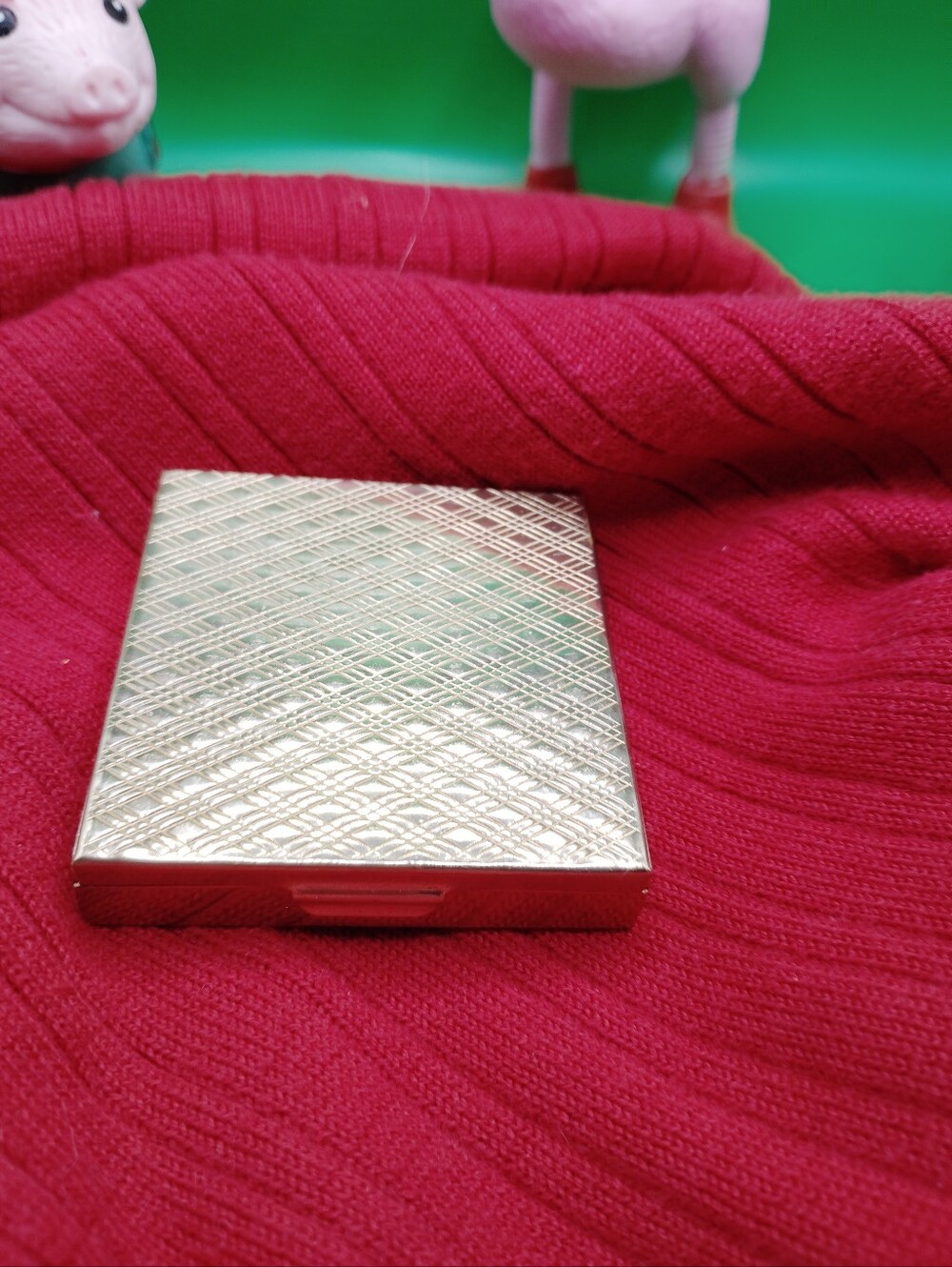Vintage Made in USA Gold Tone Powder Compact Etched Mirror